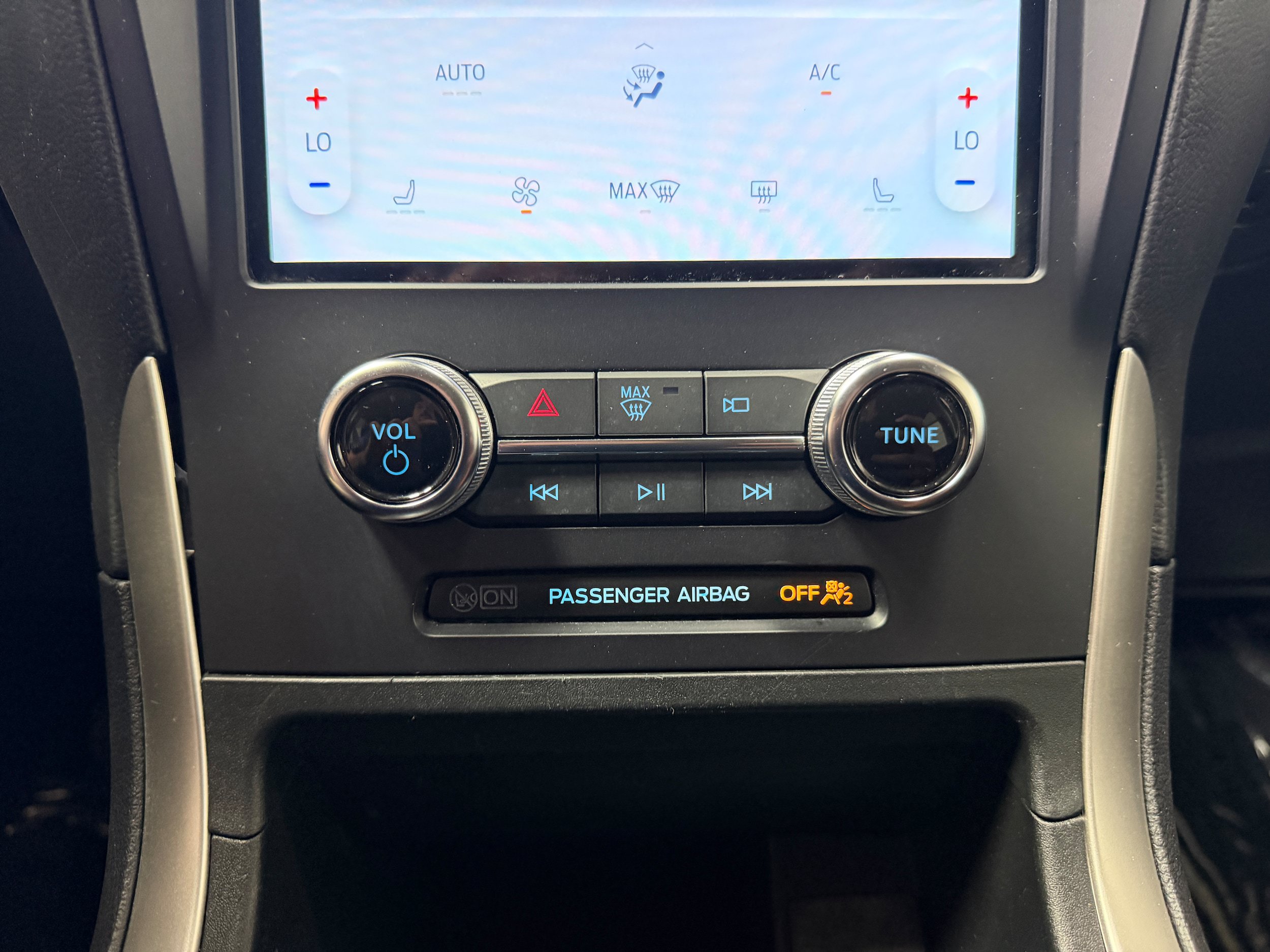 Certified 2024 Ford Edge SEL AWD/4WD image 23