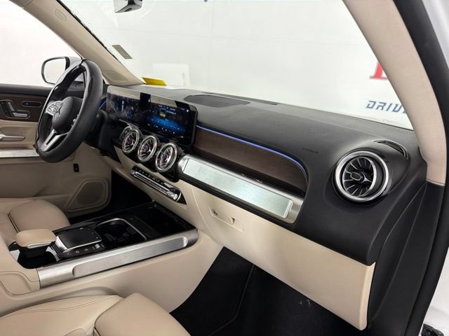 Used 2023 Mercedes-Benz GLB 250 image 17