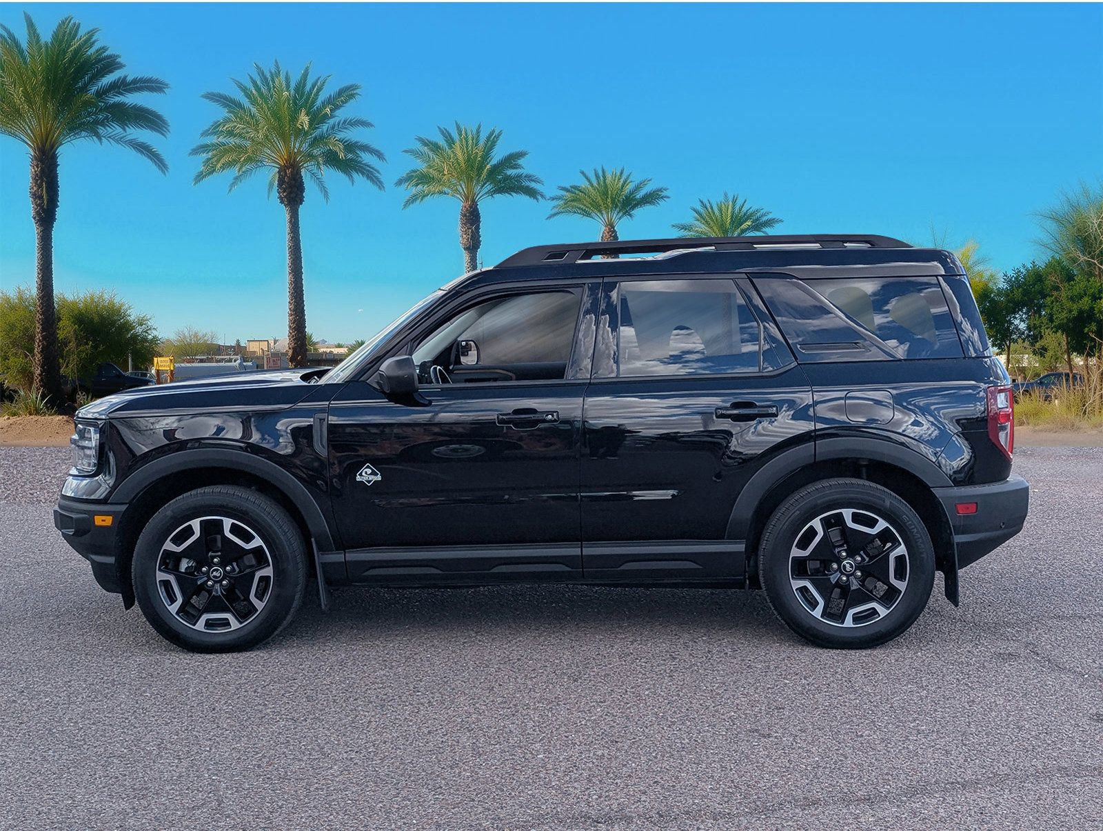 Certified 2023 Ford Bronco Sport Outer Banks w/ Tech Package image 2