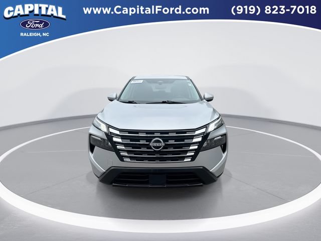 Used 2025 Nissan Rogue SV FWD image 3