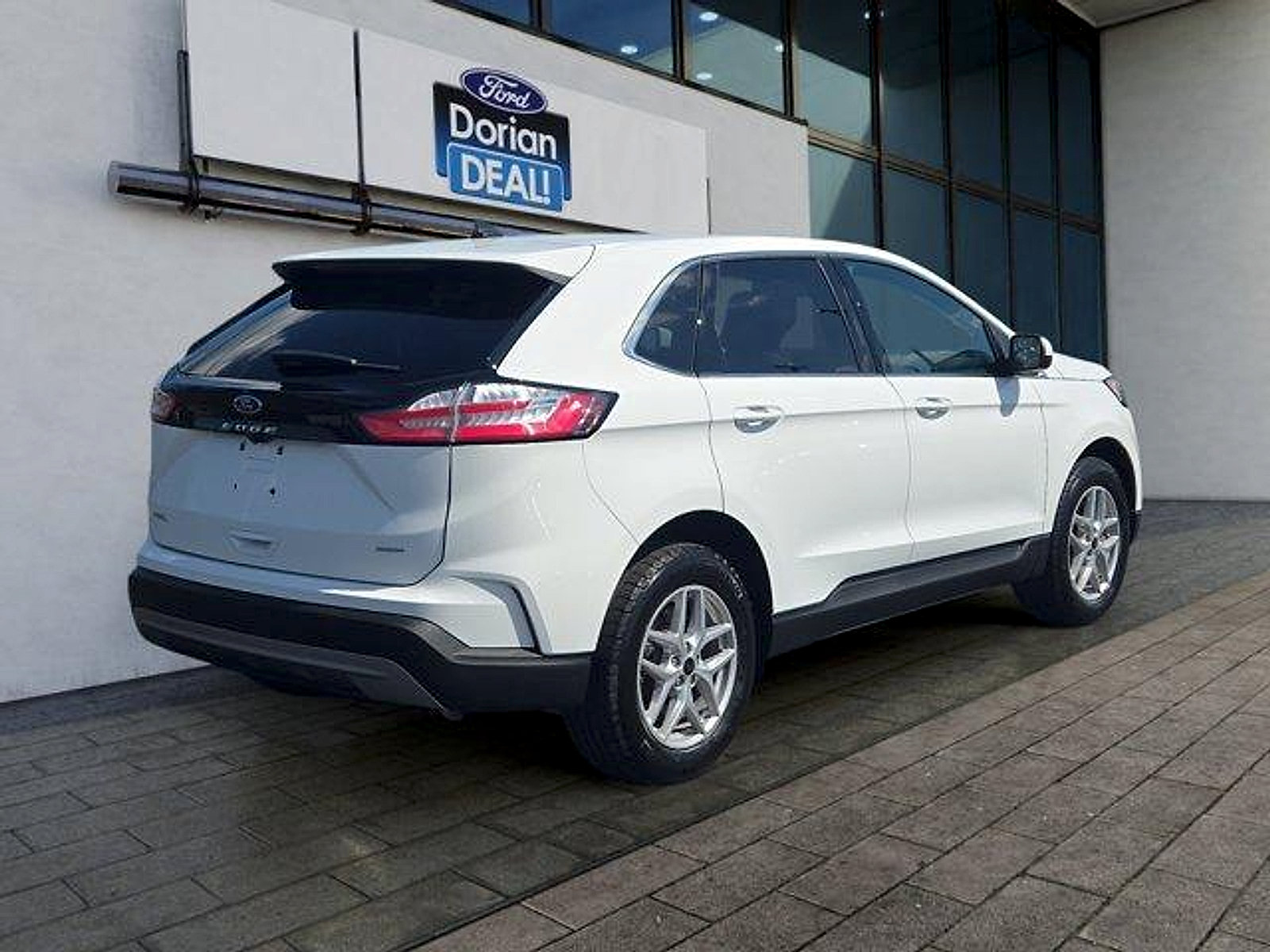 Certified 2024 Ford Edge SEL w/ Convenience Package AWD/4WD image 3
