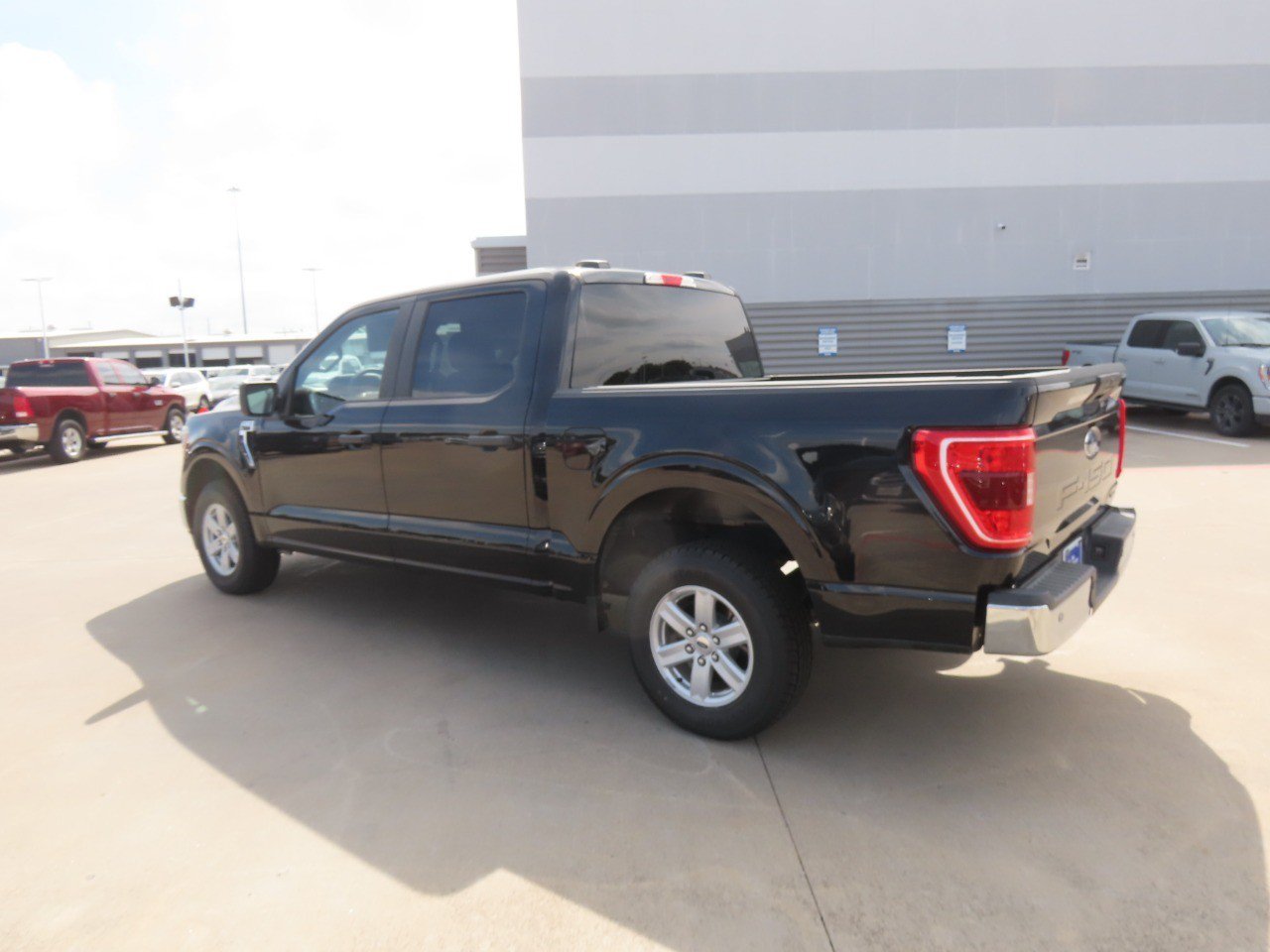 Certified 2022 Ford F150 XLT RWD image 14