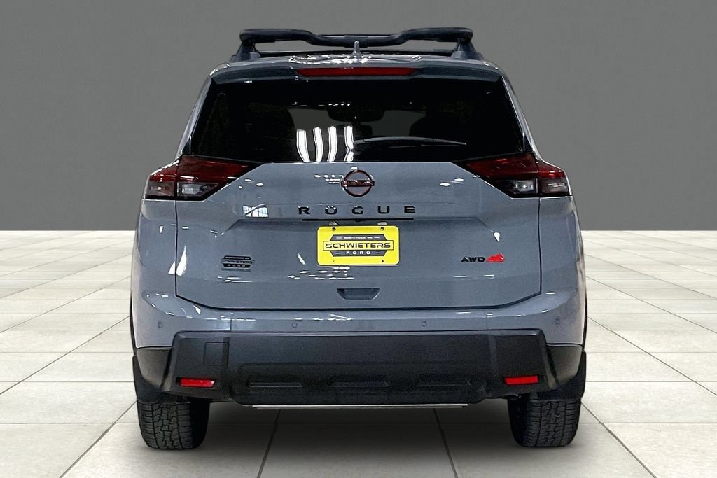Used 2025 Nissan Rogue SV AWD/4WD image 4