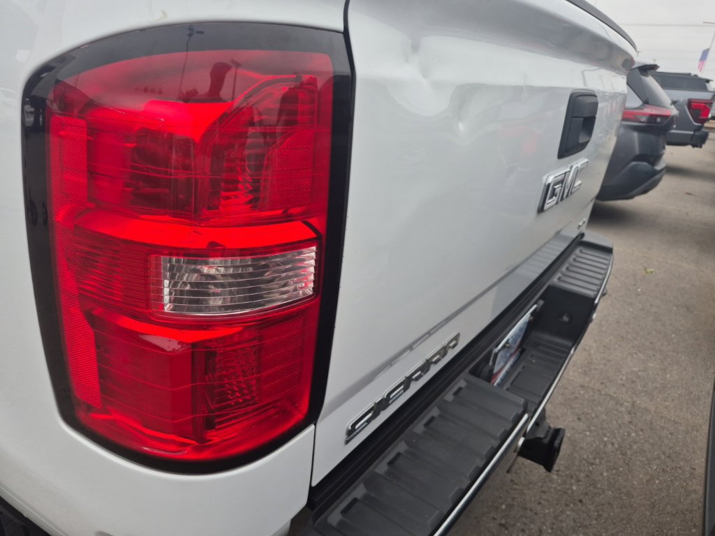 Used 2019 GMC Sierra 2500 SLT w/ Duramax Plus Package AWD/4WD image 21