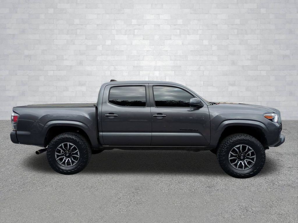 Used 2022 Toyota Tacoma SR5 RWD image 3