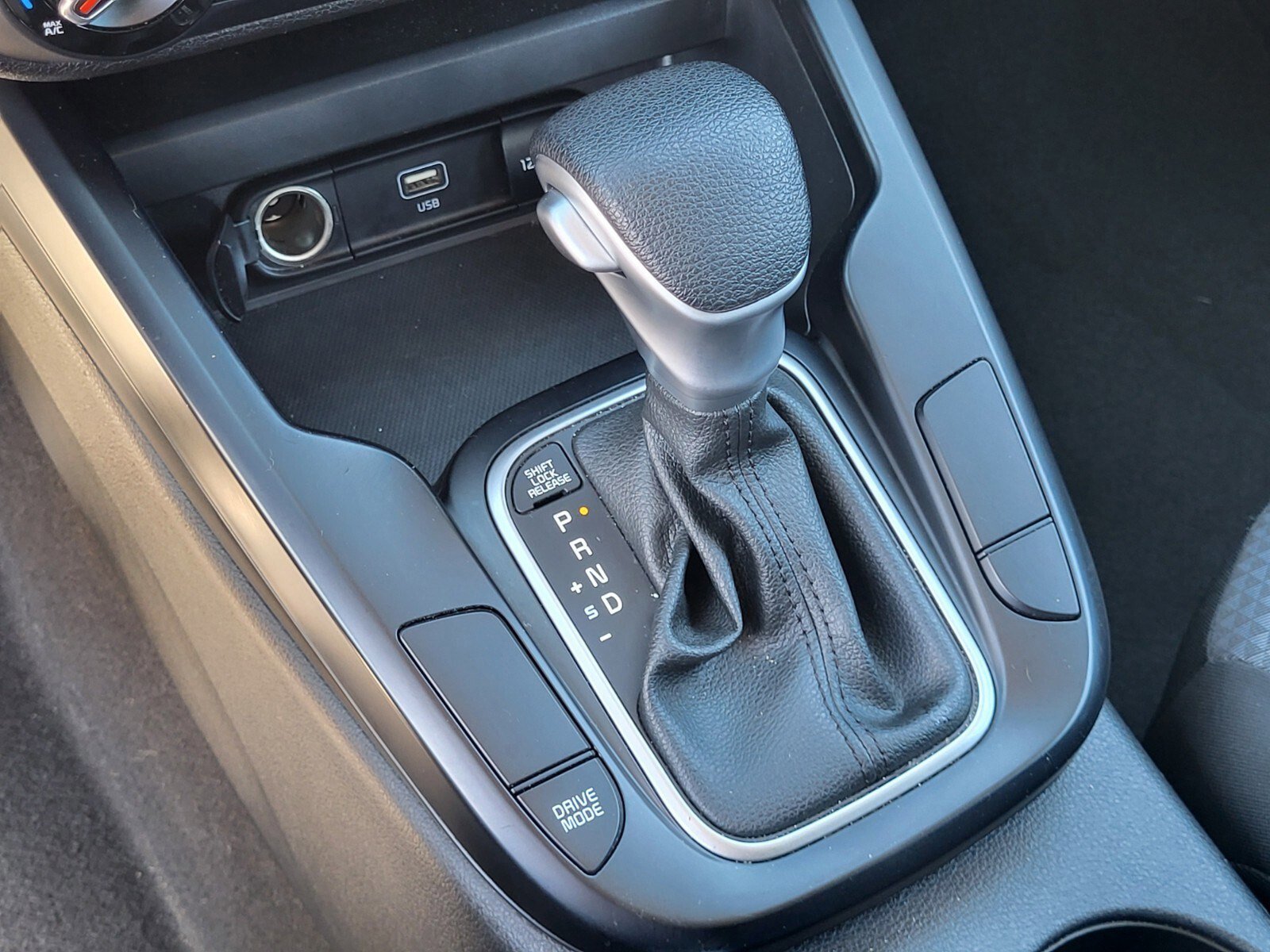 Used 2024 Kia Soul LX w/ Option Group 015 image 24