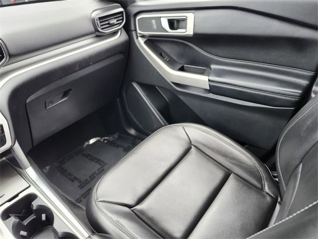 Certified 2022 Ford Explorer XLT w/ Equipment Group 202A image 15
