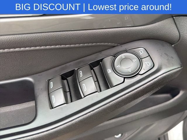 Used 2023 Chevrolet Traverse LT AWD/4WD image 26