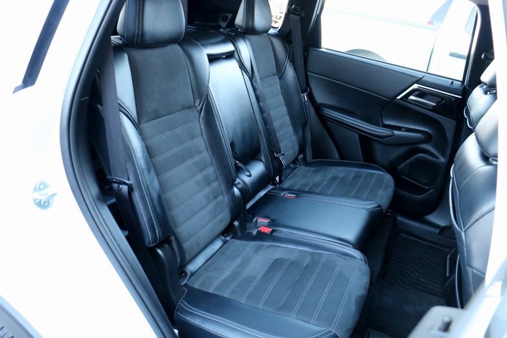 Used 2024 Mitsubishi Outlander SE image 29