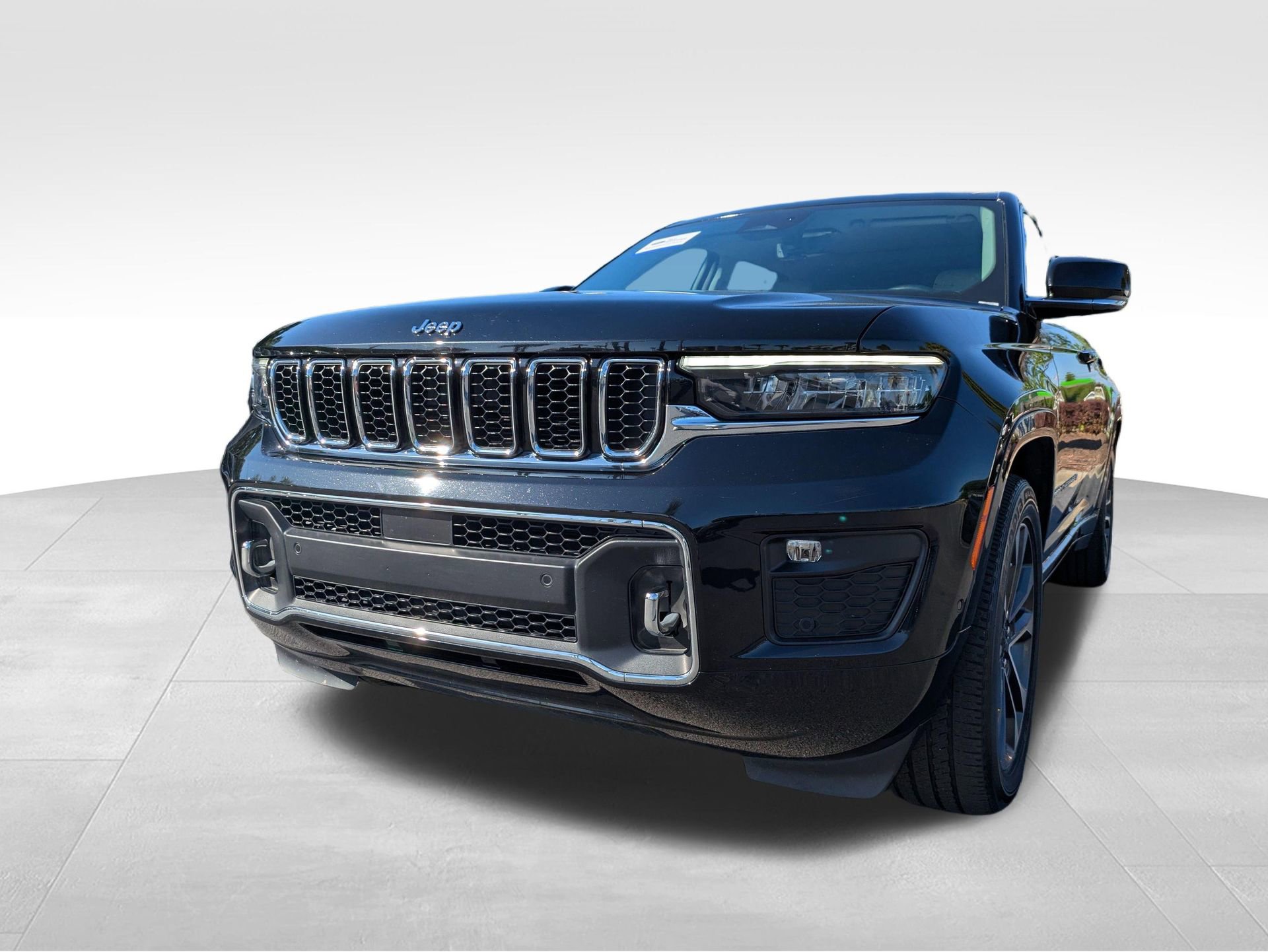 Used 2022 Jeep Grand Cherokee Overland w/ Luxury Tech Group IV image 10