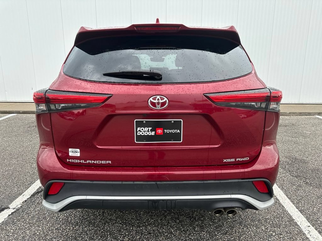 Used 2021 Toyota Highlander XSE AWD/4WD image 6