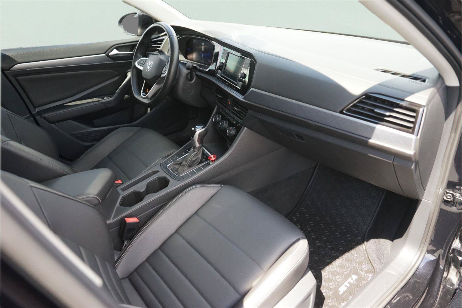 Used 2022 Volkswagen Jetta SE FWD image 18
