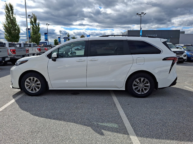 Used 2022 Toyota Sienna LE FWD image 7