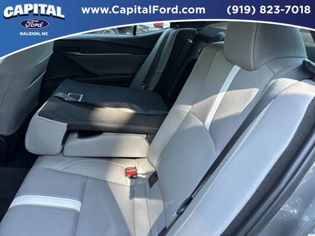 Used 2025 Toyota Camry SE FWD image 18