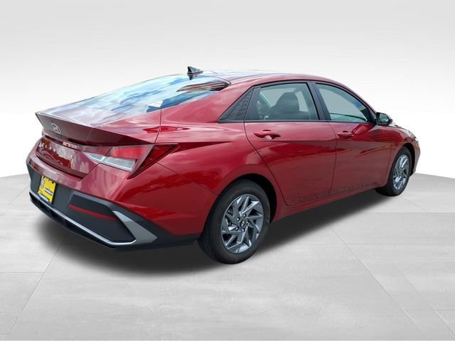 Used 2024 Hyundai Elantra SEL FWD image 10