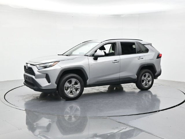 Used 2024 Toyota RAV4 XLE FWD image 5