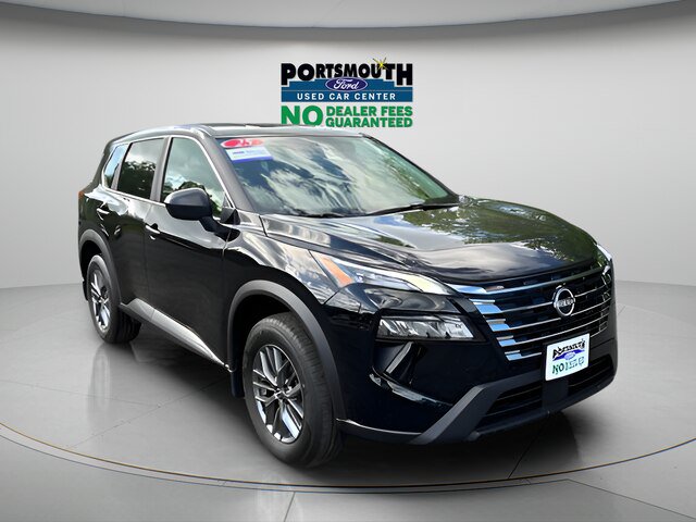 Used 2025 Nissan Rogue S AWD/4WD image 25