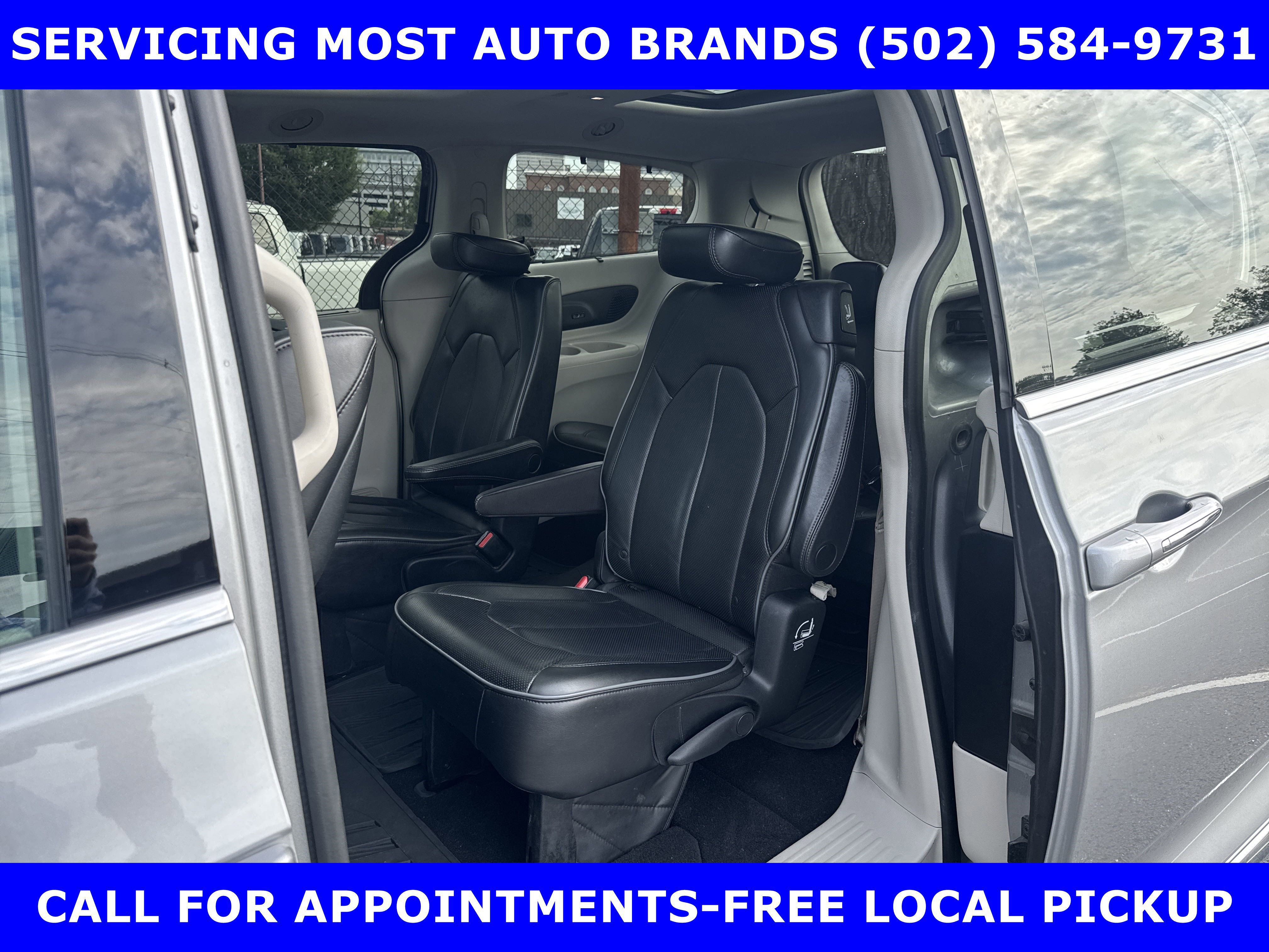 Used 2017 Chrysler Pacifica Limited image 11