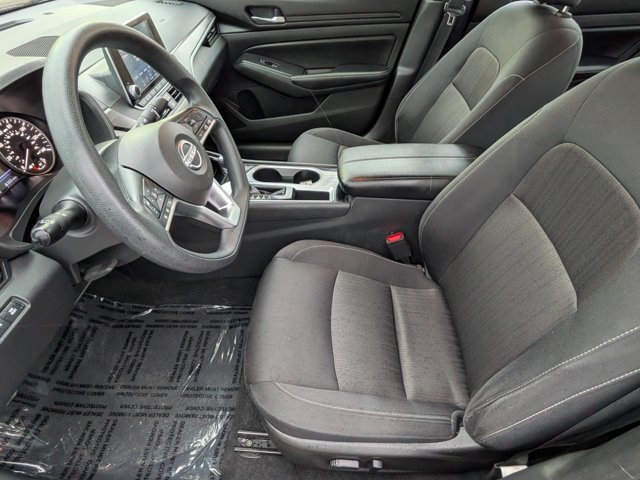 Used 2024 Nissan Altima 2.5 SV FWD image 12