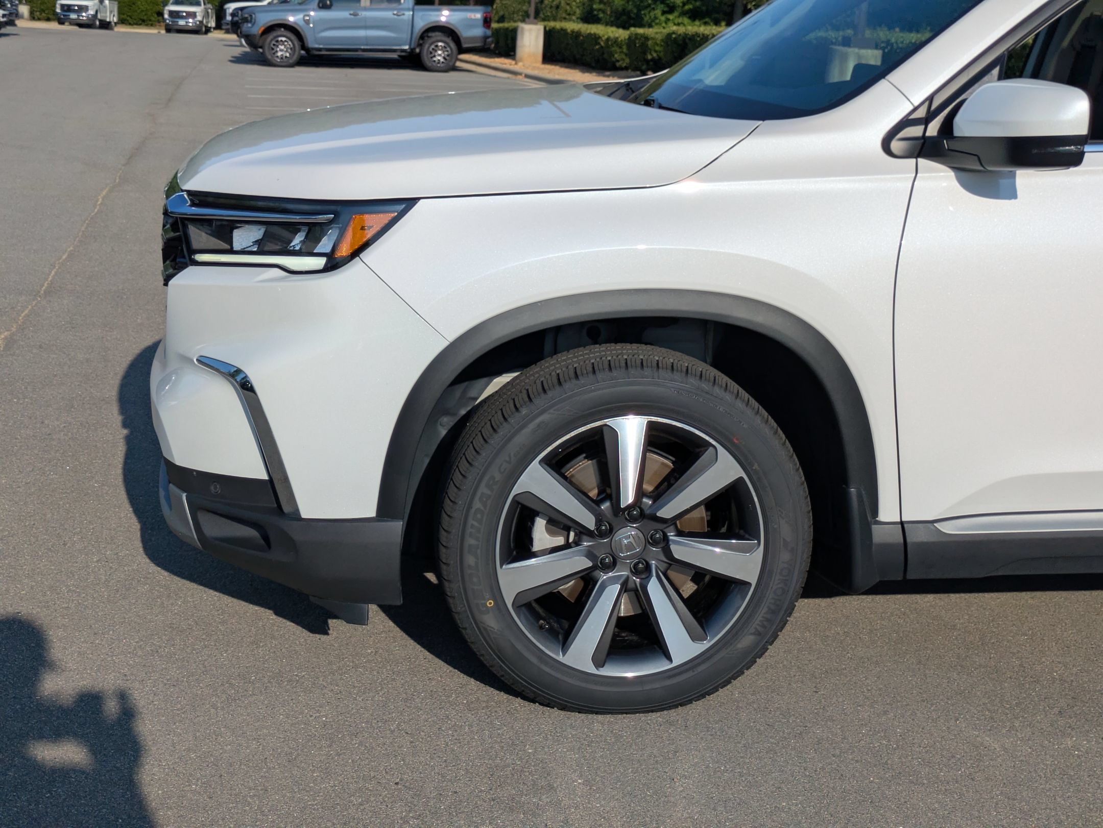 Used 2024 Honda Pilot Touring image 11