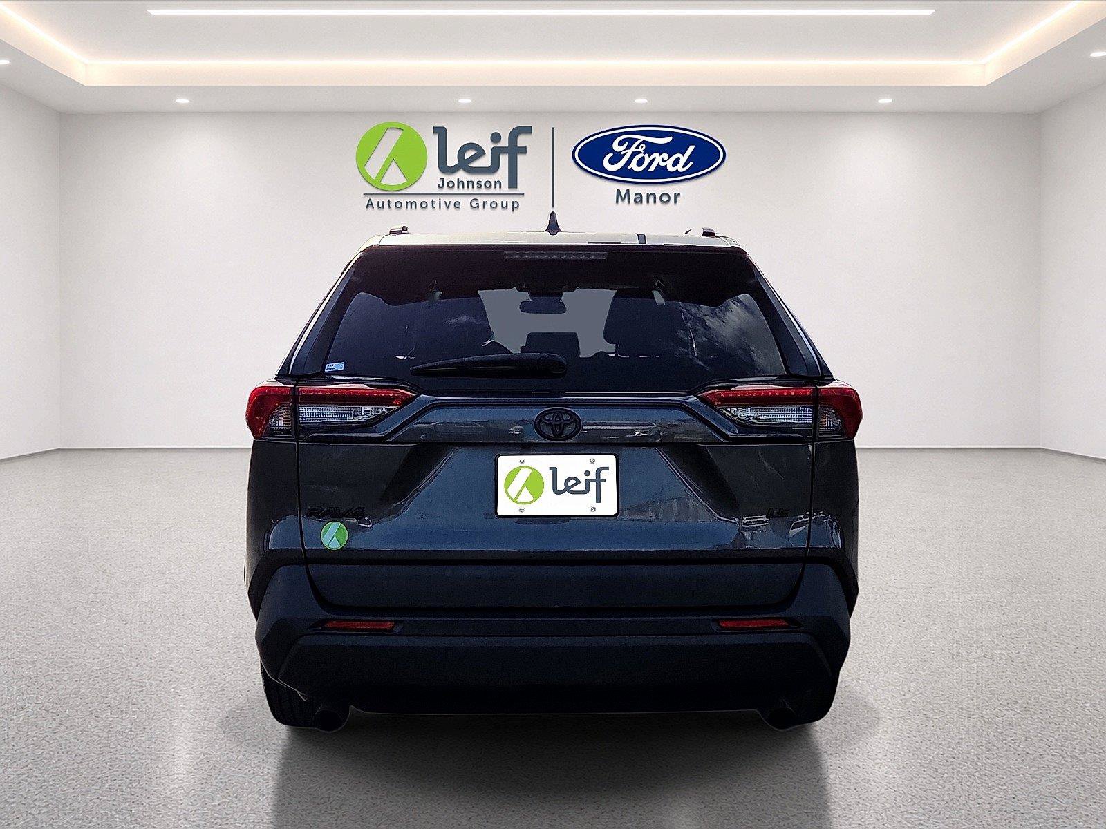 Used 2021 Toyota RAV4 LE FWD image 6