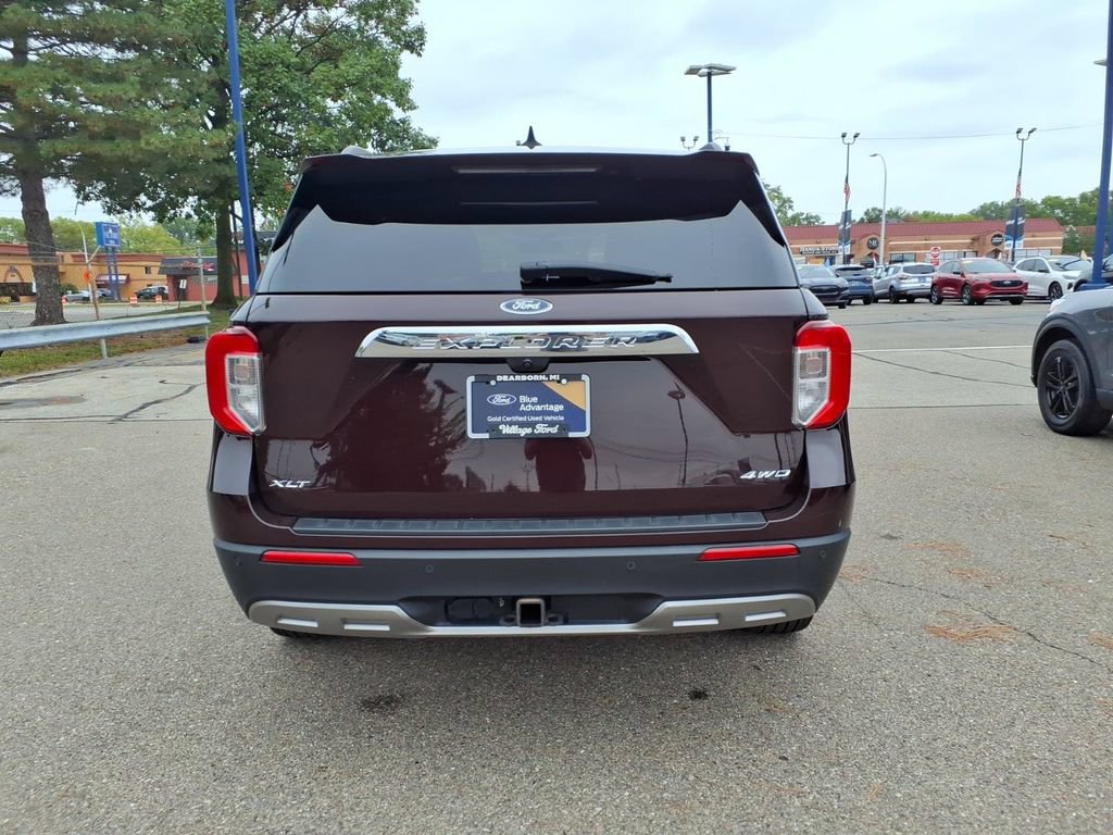 Certified 2023 Ford Explorer XLT w/ Equipment Group 202A AWD/4WD image 8