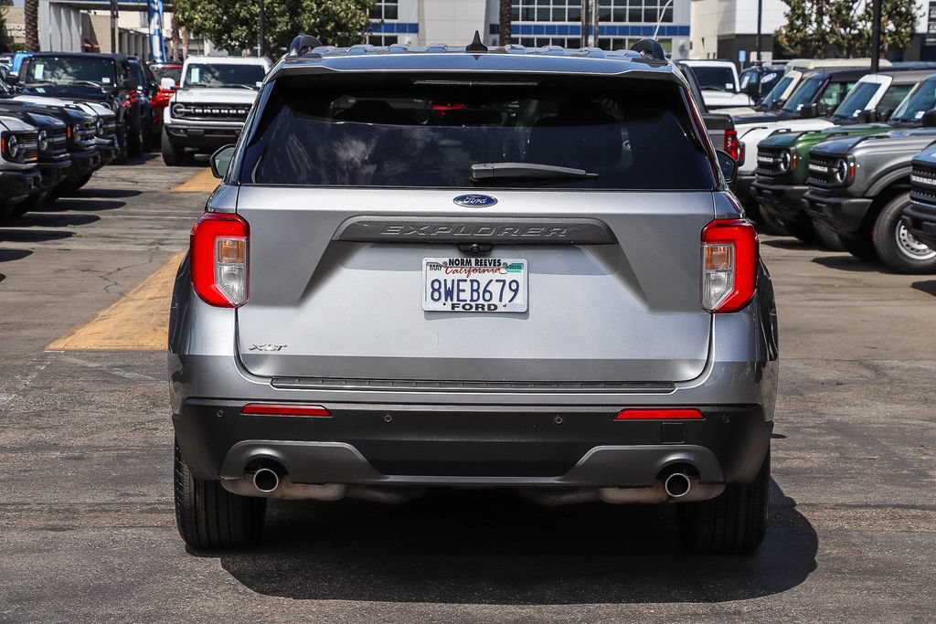 Certified 2021 Ford Explorer XLT w/ Equipment Group 202A RWD image 9