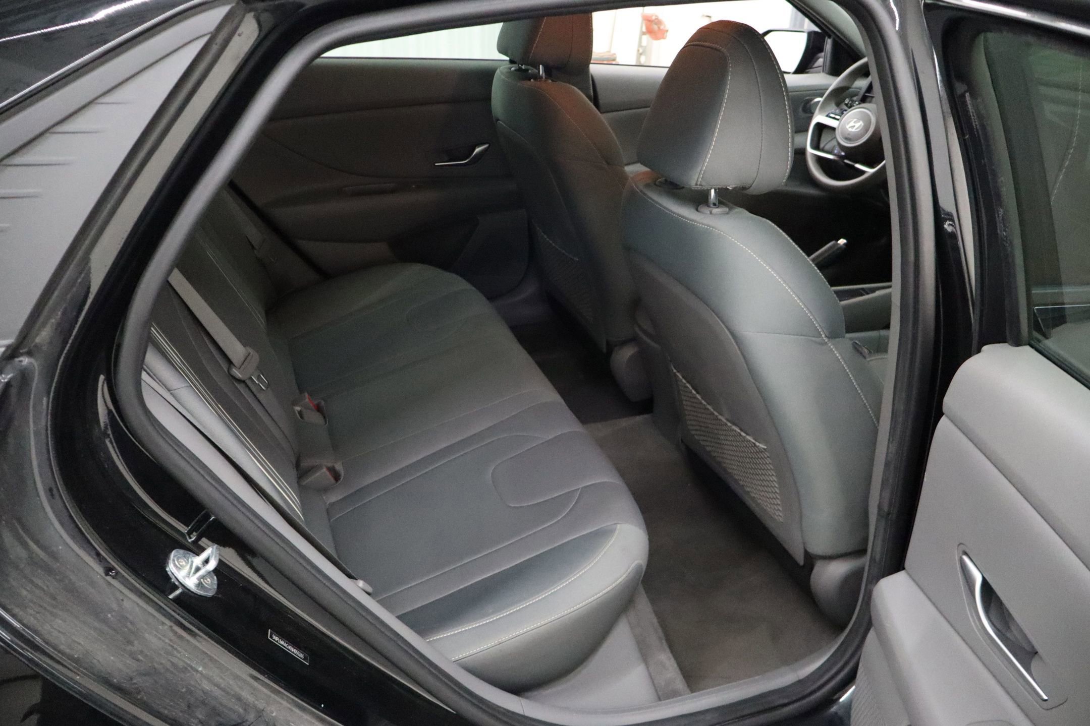 Used 2022 Hyundai Elantra SEL w/ Preferred Accessory Package image 26