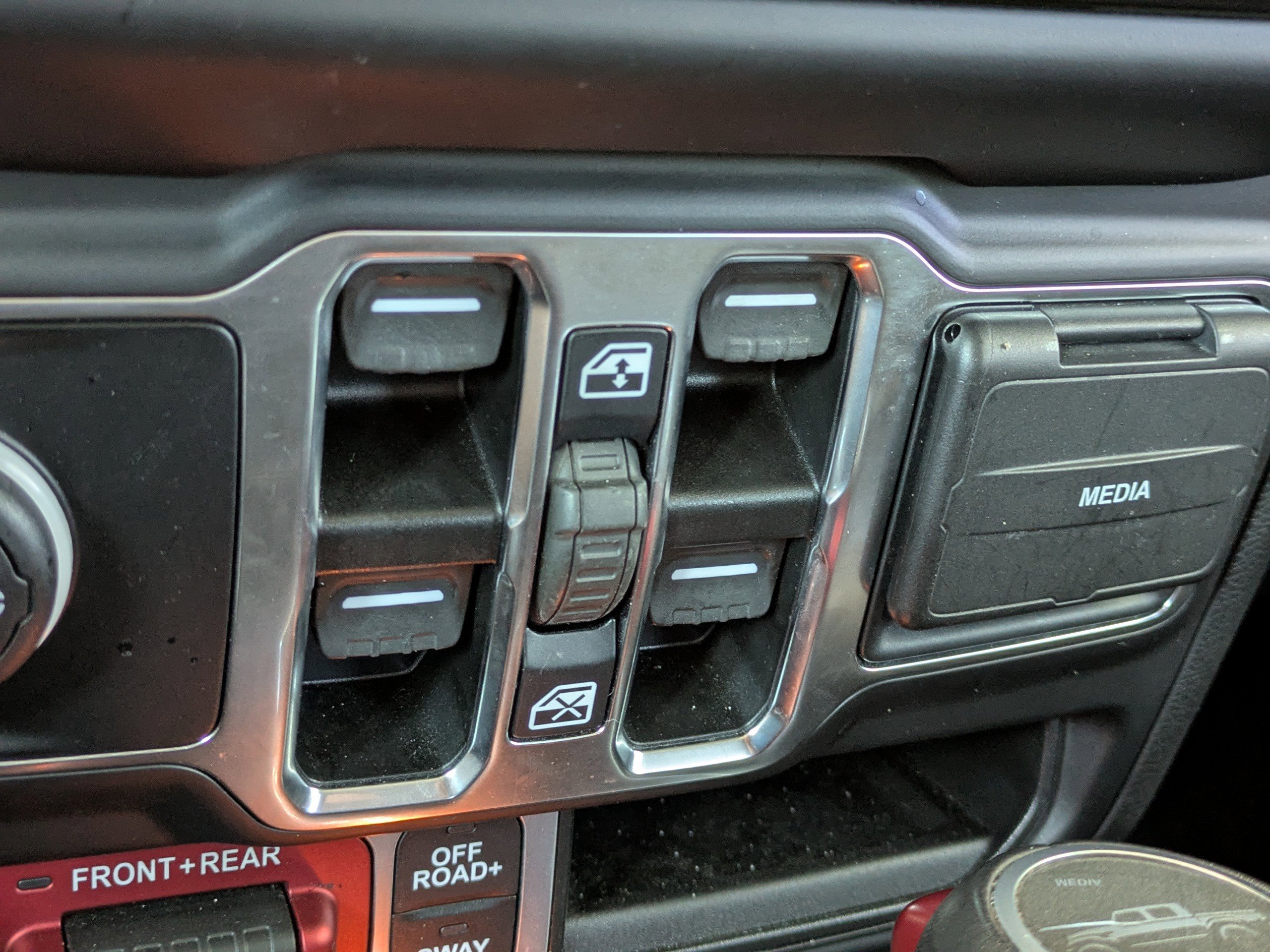 Used 2023 Jeep Gladiator Rubicon w/ LED Lighting Group AWD/4WD image 24