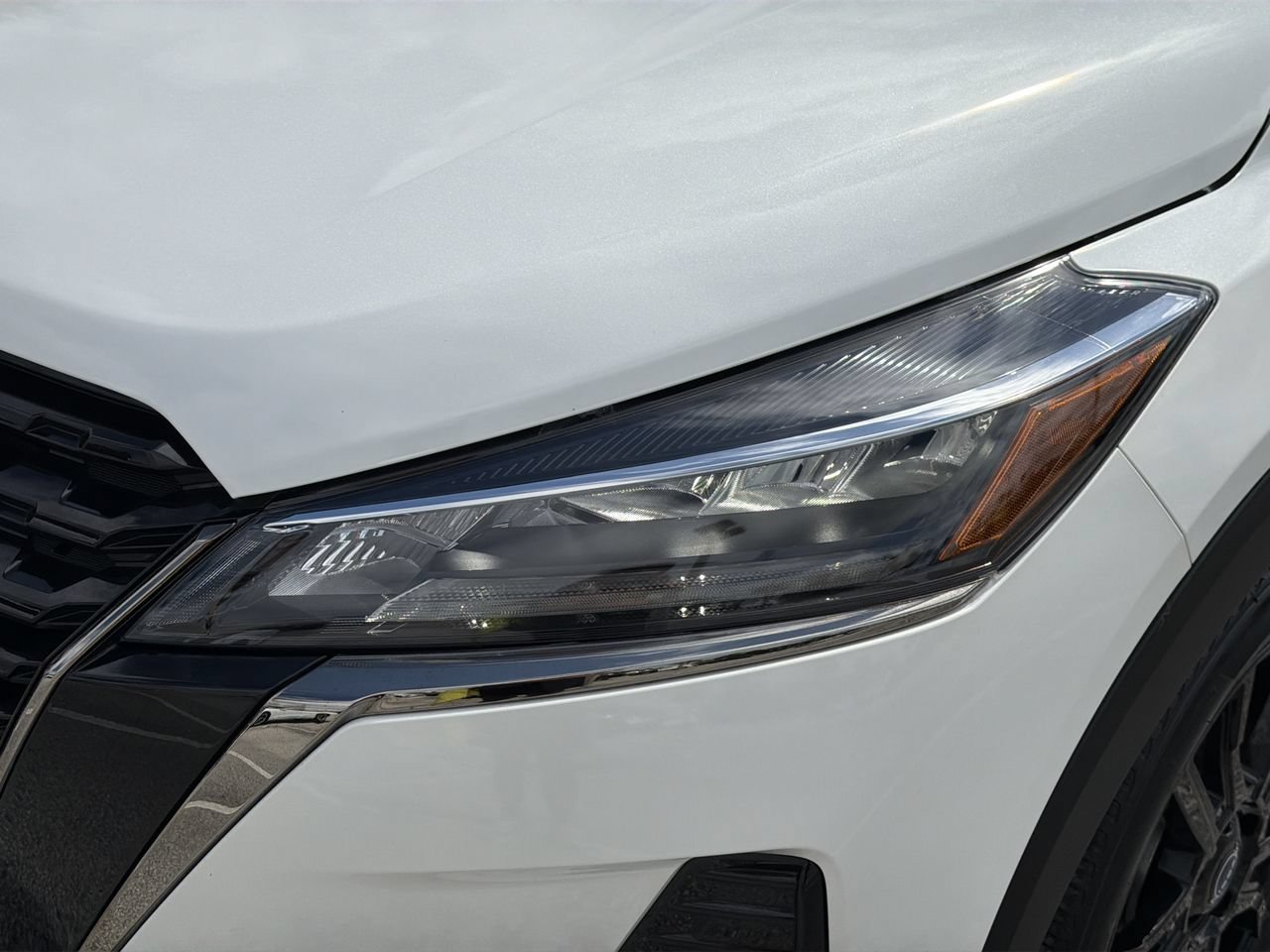 Used 2023 Nissan Kicks SR w/ SR Premium Package FWD image 6