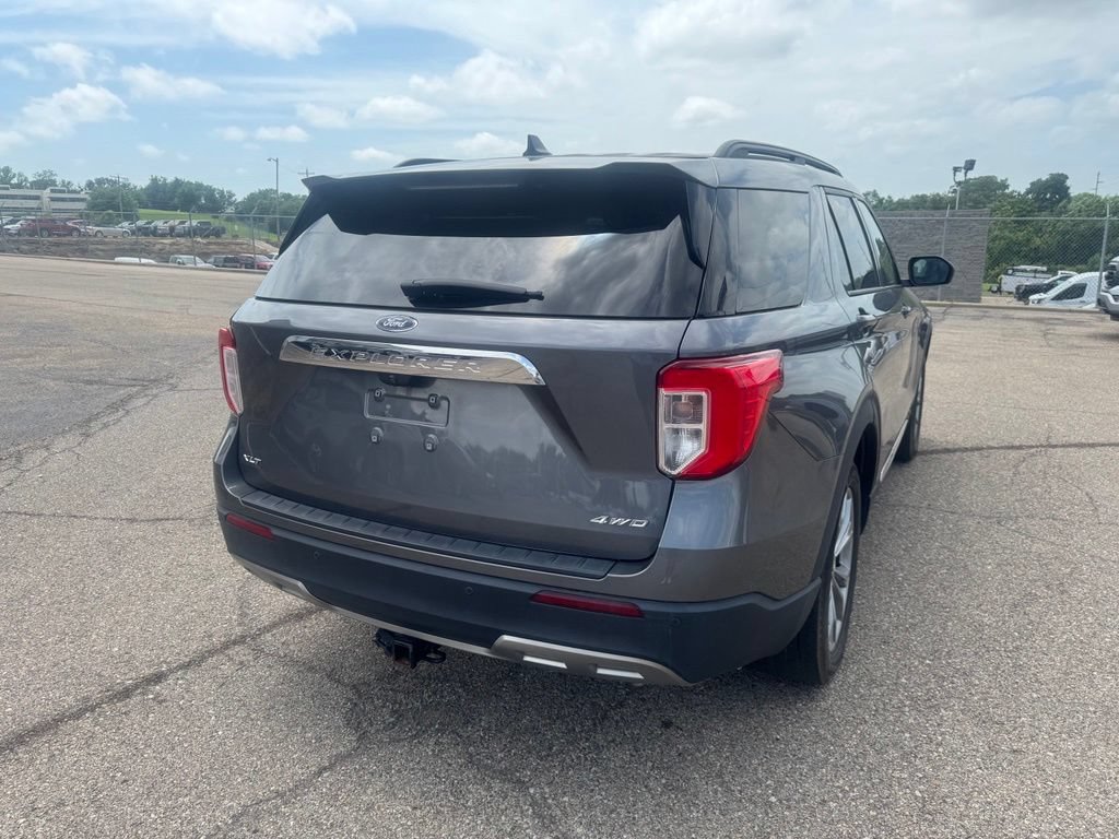 Certified 2022 Ford Explorer XLT w/ Equipment Group 202A AWD/4WD image 7