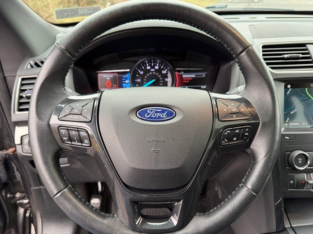 Certified 2019 Ford Explorer XLT w/ Equipment Group 201A image 19