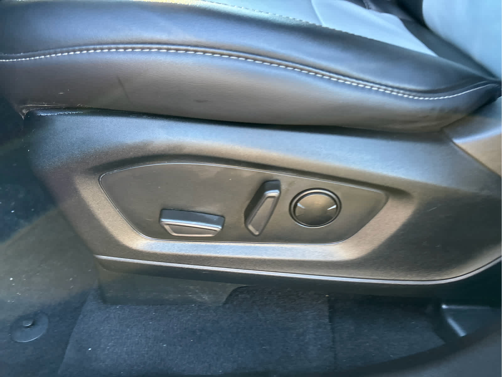 Certified 2023 Ford Explorer XLT w/ Equipment Group 202A image 14