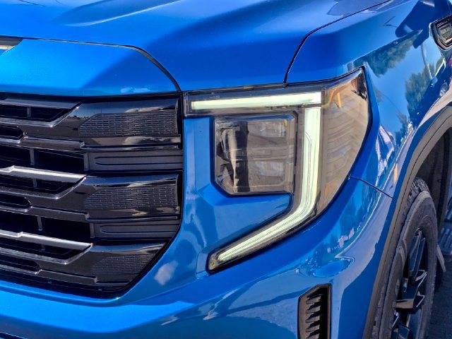 Used 2024 GMC Sierra 1500 Elevation w/ Elevation Premium Package AWD/4WD image 3