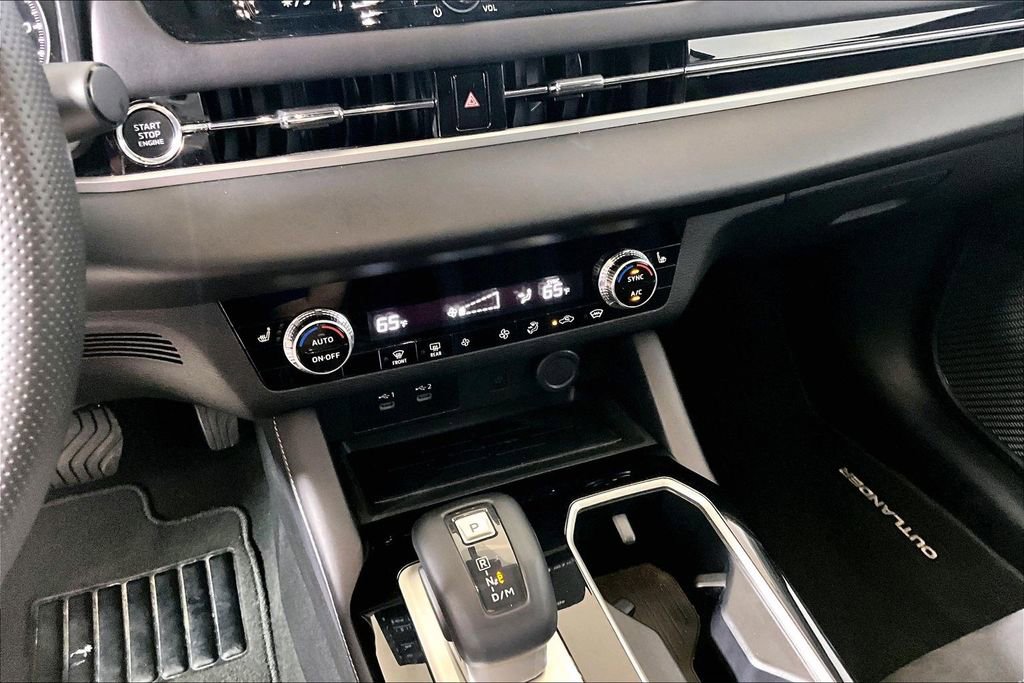 Used 2025 Mitsubishi Outlander SE AWD/4WD image 25