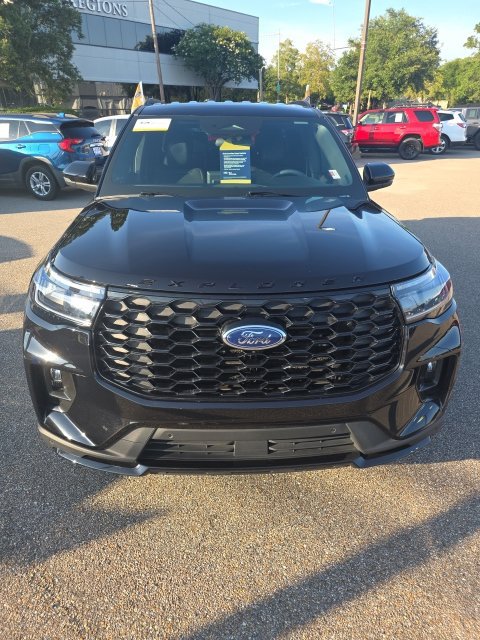 Certified 2025 Ford Explorer ST-Line RWD image 3