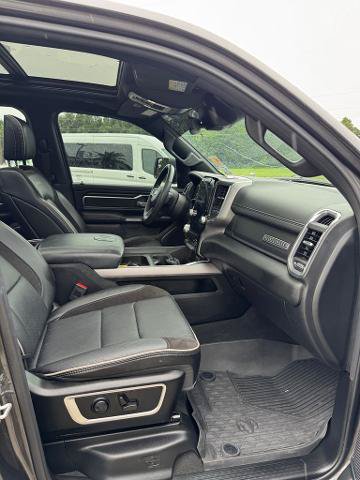 Used 2024 RAM 1500 Laramie AWD/4WD image 9