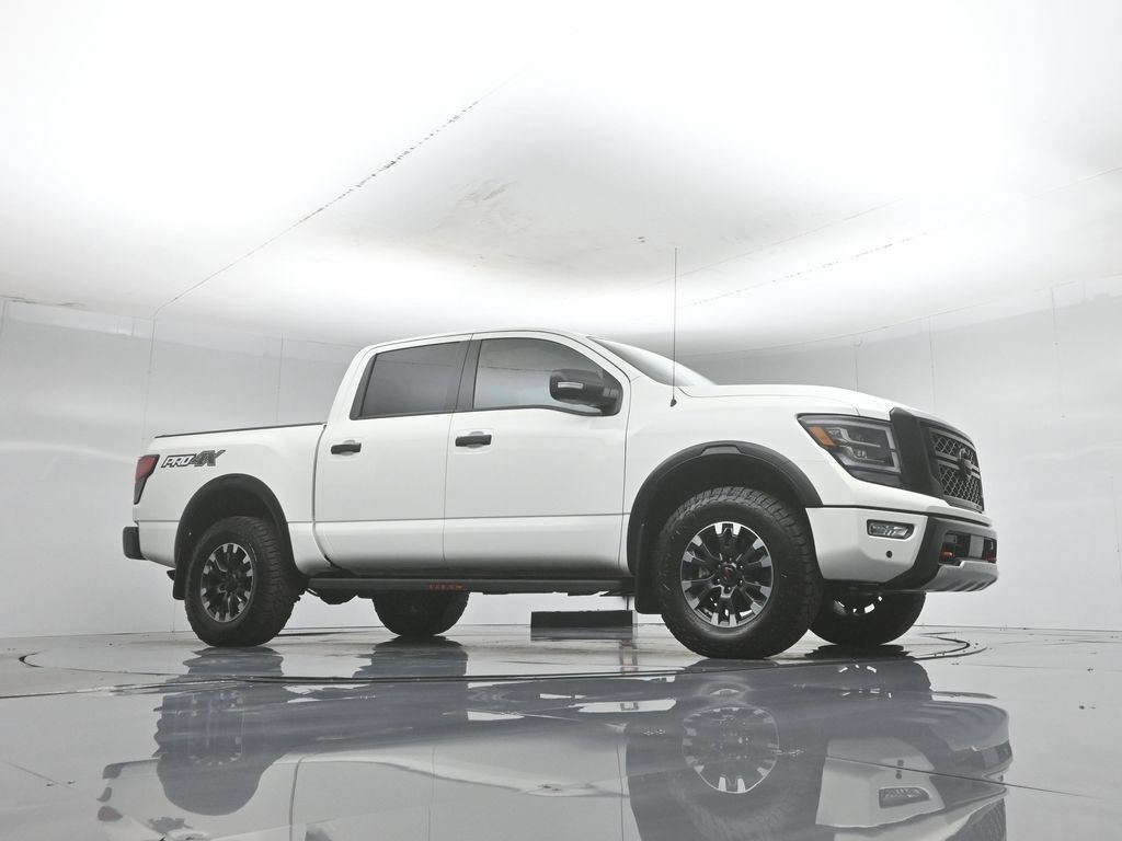 Used 2021 Nissan Titan PRO-4X w/ Pro-4x Convenience Package AWD/4WD image 3