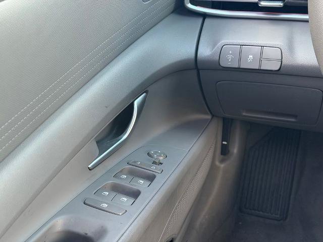 Used 2024 Hyundai Elantra SEL FWD image 19