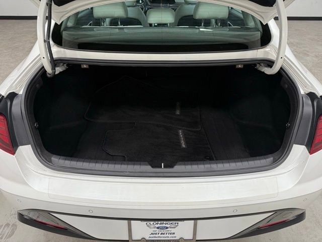 Used 2022 Hyundai Sonata Limited image 38