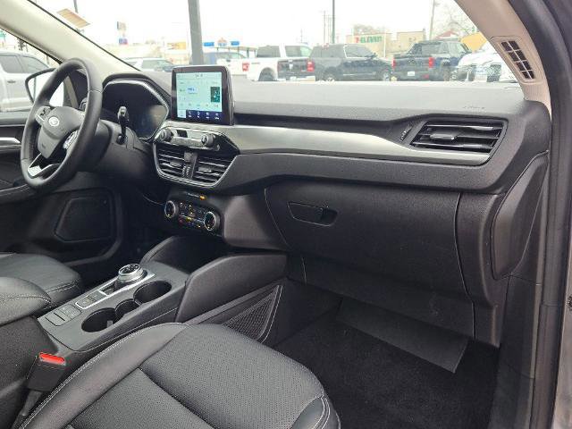 Certified 2022 Ford Escape Titanium w/ Class II Trailer Tow Package image 8