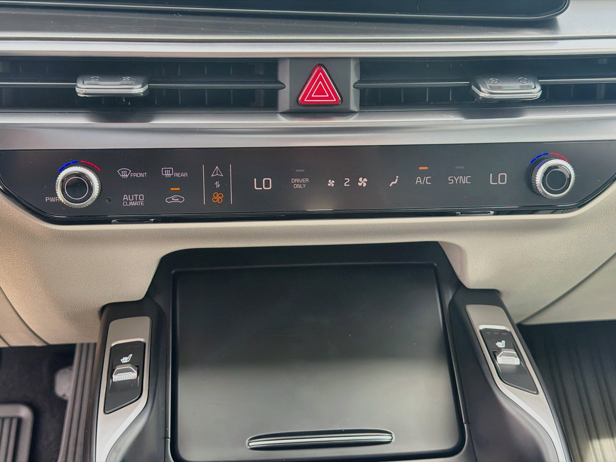 Used 2025 Kia Sorento EX w/ EX Panoramic Sunroof Package FWD image 18