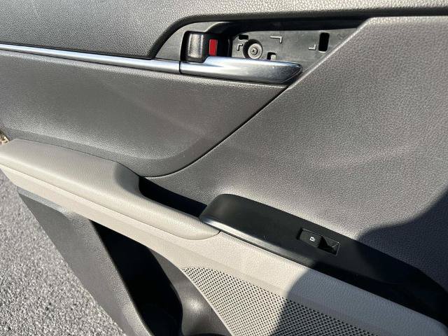 Used 2020 Toyota Camry LE FWD image 17