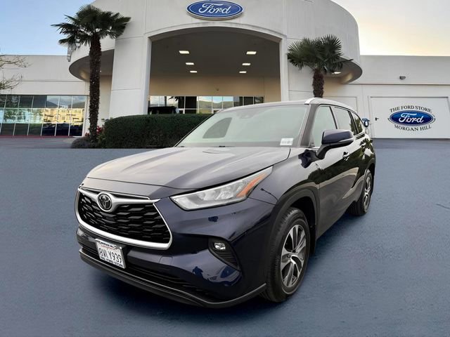 Used 2020 Toyota Highlander XLE image 6