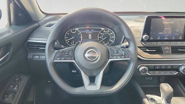 Used 2025 Nissan Altima 2.5 SV AWD/4WD image 23