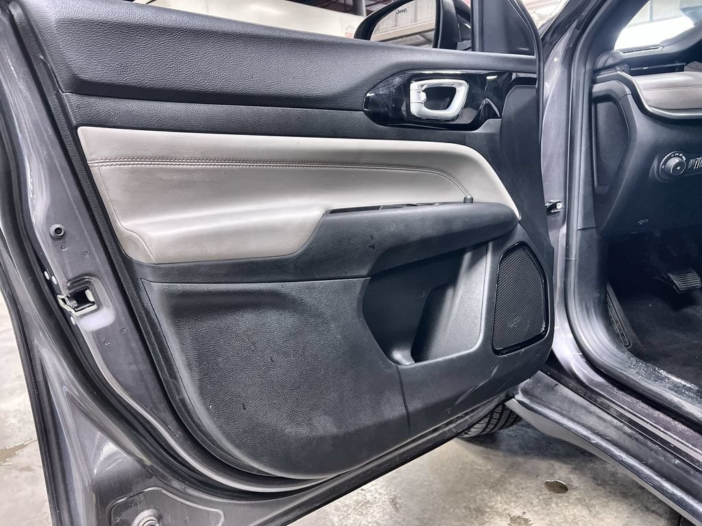 Used 2024 Jeep Compass Limited AWD/4WD image 16