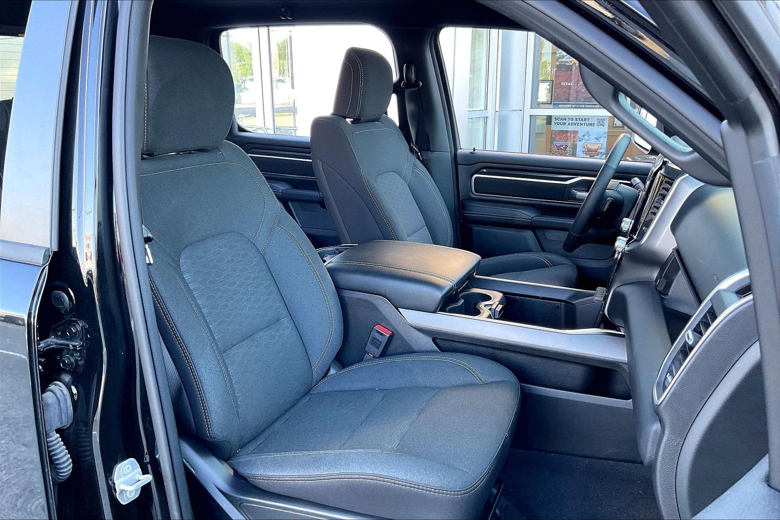 Used 2025 RAM 1500 Big Horn AWD/4WD image 7