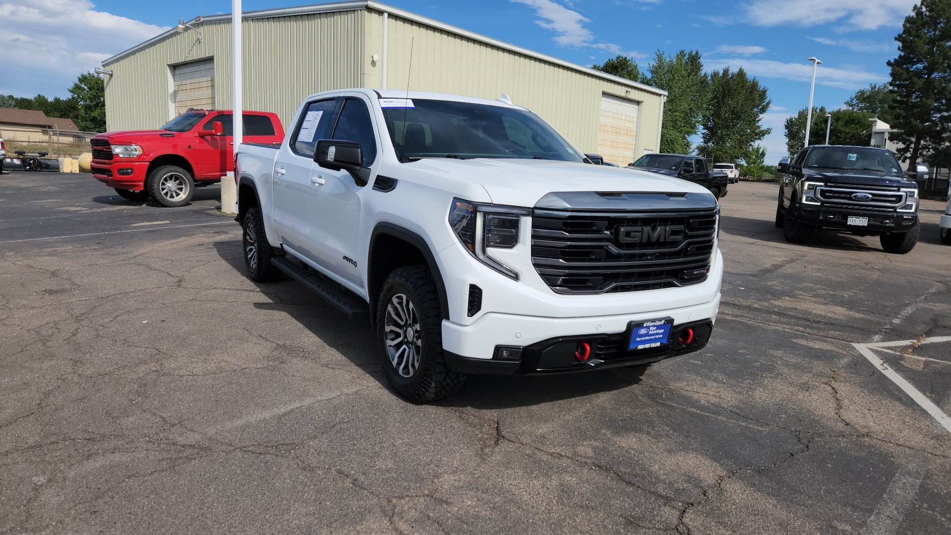 Used 2023 GMC Sierra 1500 AT4 w/ Technology Package AWD/4WD image 14