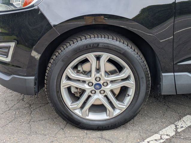Certified 2018 Ford Edge Titanium w/ Technology Package AWD/4WD image 10