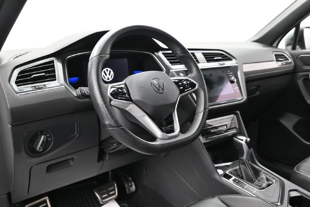 Used 2022 Volkswagen Tiguan SE R-Line FWD image 15